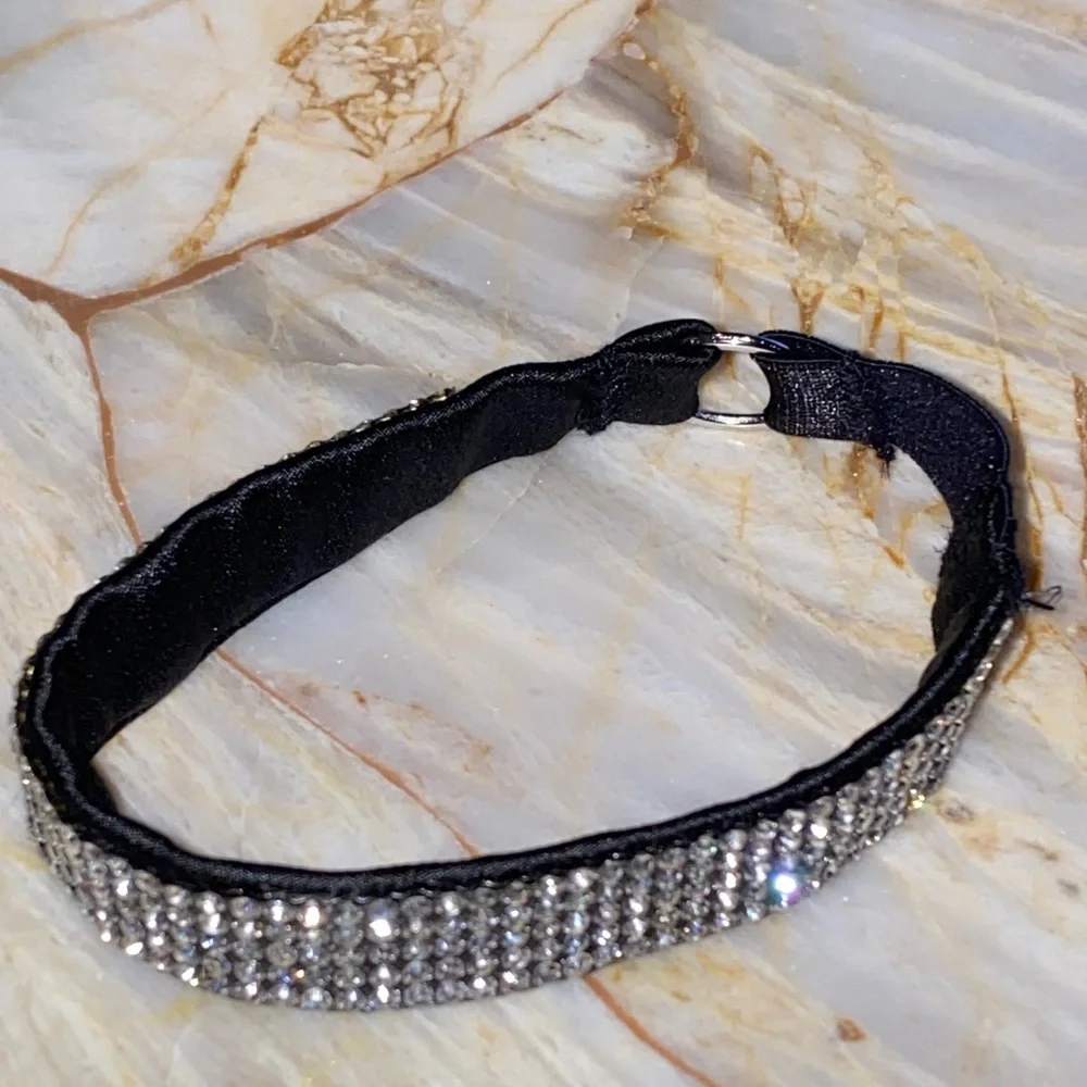 Glam‎ Cat Collar Silver Bling Rhinestone Crystals Pull On Style Adjustable